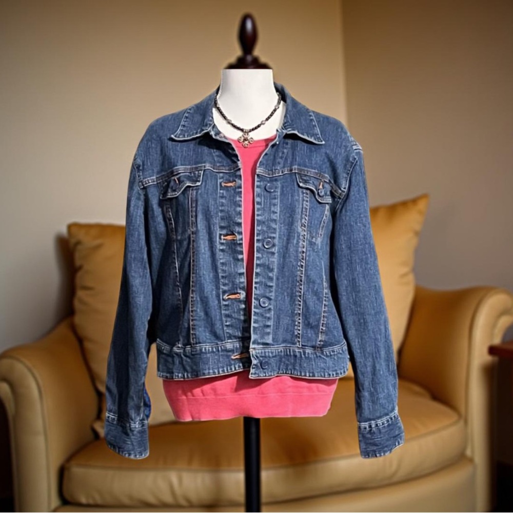 Classic Blue Denim Jean Jacket with Timeless Style Bill Blass XL